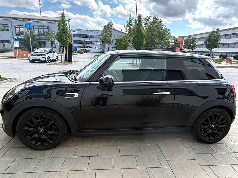 Schwarz Gebraucht 2017 Mini Cooper Kleinwagen | 15.100 € (Fairer Preis) - Bild 1/4