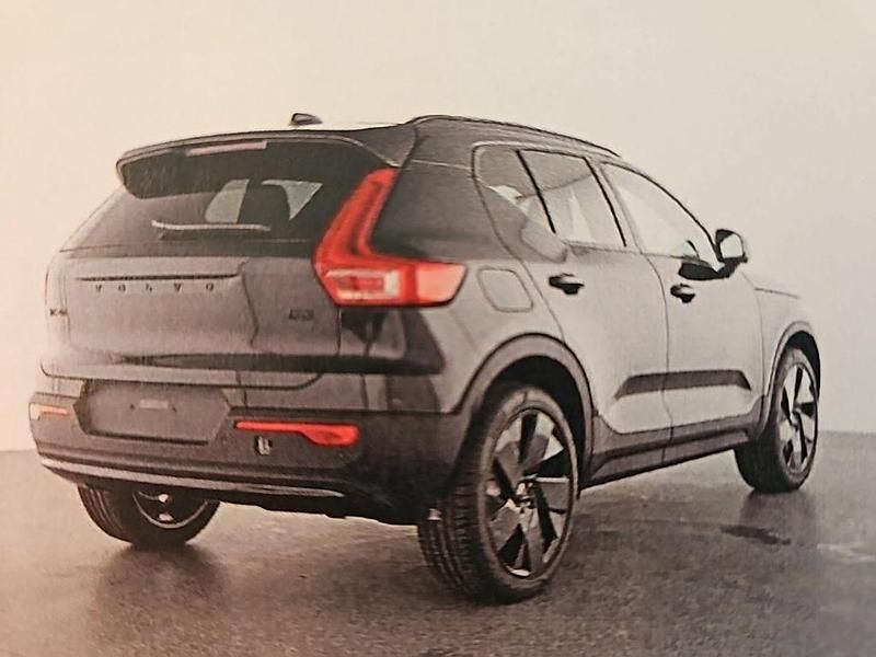 Gebraucht Volvo XC40 Plus 163 PS (119 kW) 2025 Schwarz SUV