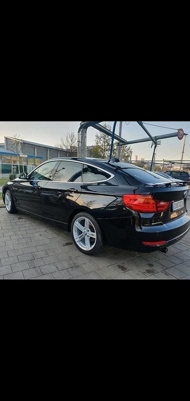 Gebraucht BMW 318 Gran Turismo Sport Line 143 PS (105 kW) 2013 Schwarz Limousine
