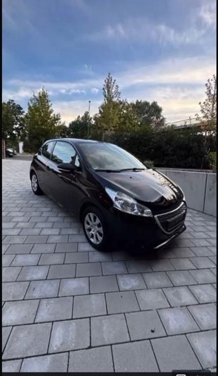 Schwarz Gebraucht 2012 Peugeot 208 Active Kleinwagen | 3.499 € (Guter Preis) - Bild 1/4