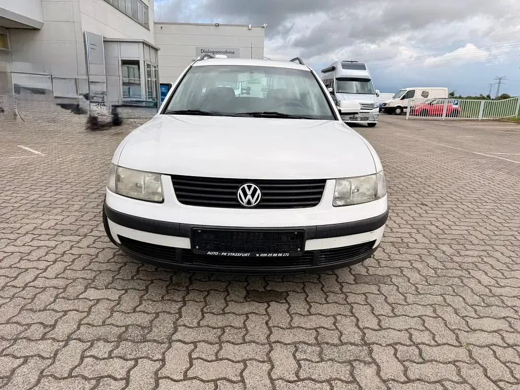 Gebraucht VW Passat 90 PS (66 kW) 2000 Weiß Limousine