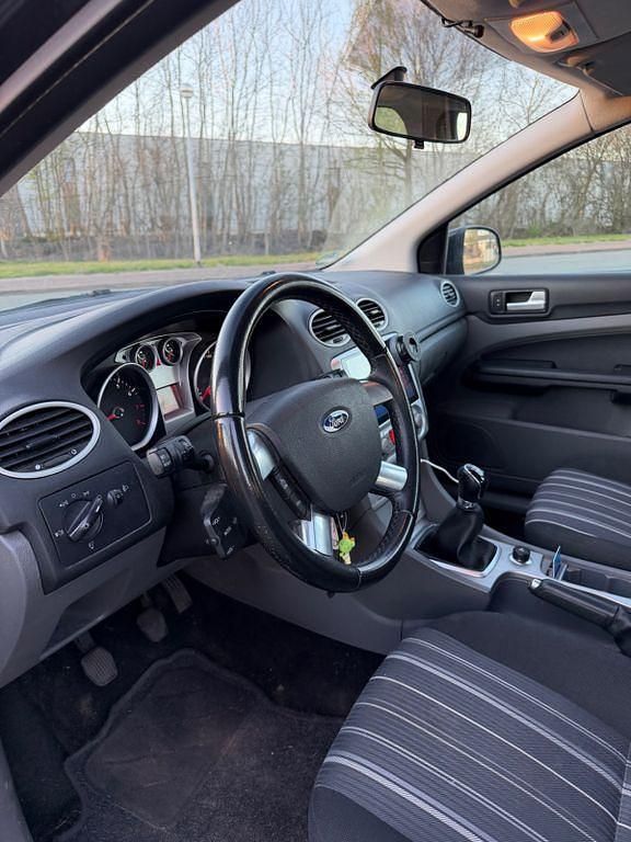 Gebraucht Ford Focus 101 PS (74 kW) 2009 Schwarz Limousine
