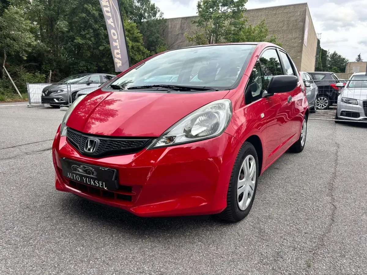 Gebraucht Honda Jazz 90 PS (66 kW) 2013 Rot Kleinwagen