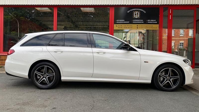 Weiß Gebraucht 2020 Mercedes E300 AMG Limousine | 19.999 € (Guter Preis) - Bild 1/4