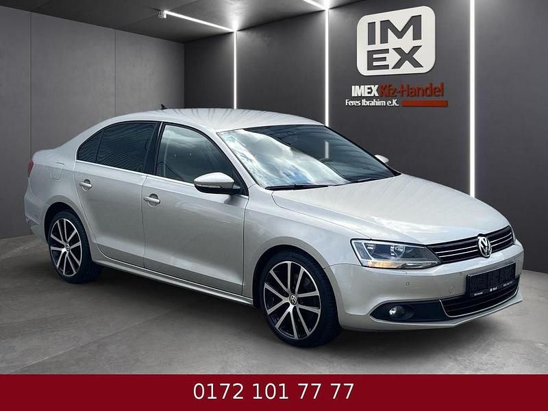 Gebraucht VW Jetta Highline 200 PS (147 kW) 2012 Silber Limousine