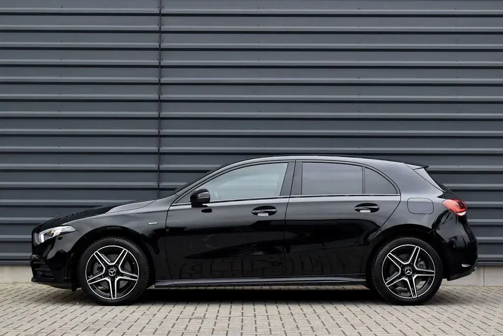 Gebraucht Mercedes A250 AMG line 218 PS (160 kW) 2021 Schwarz Limousine