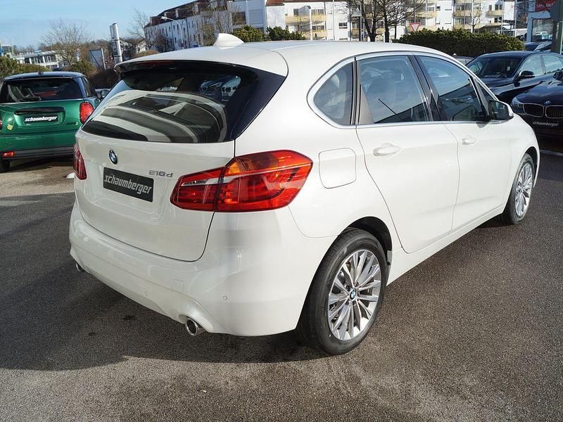 Gebraucht BMW 218 Active Tourer Advantage 150 PS (110 kW) 2019 Weiß Van / Kleinbus