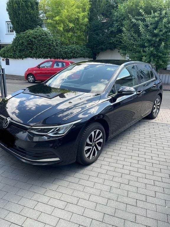Schwarz Gebraucht 2021 VW Golf VIII Active Limousine | 20.900 € (Guter Preis) - Bild 1/4