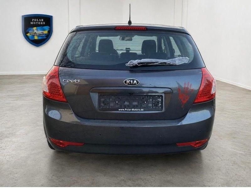 Gebraucht Kia Ceed Edition 7 90 PS (66 kW) 2012 Grau Kleinwagen