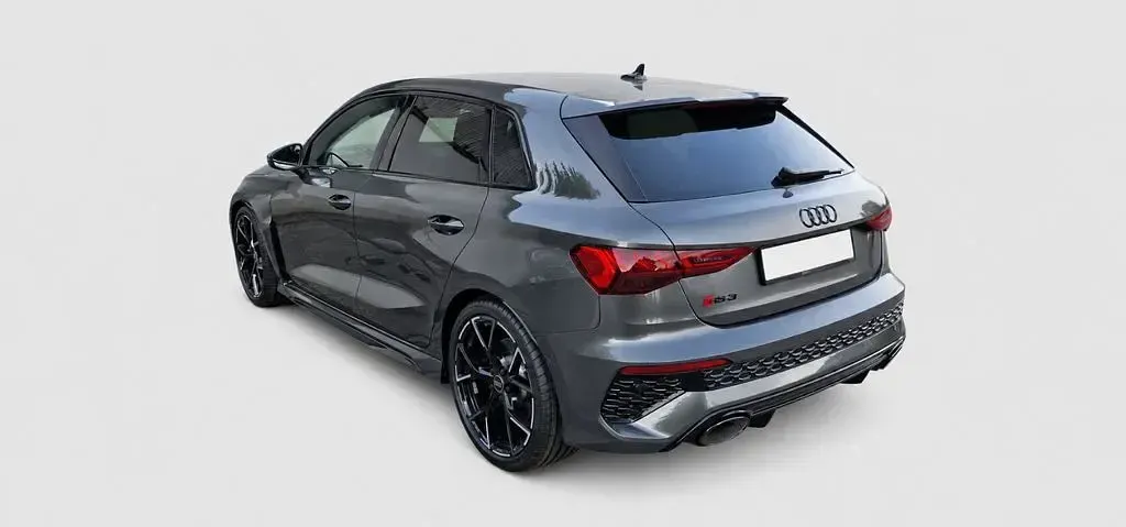 Gebraucht Audi RS3 Sport 400 PS (294 kW) 2023 Grau Limousine