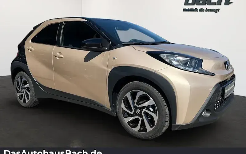Gebraucht Toyota Aygo X Pulse 72 PS (52 kW) 2023 Beige SUV