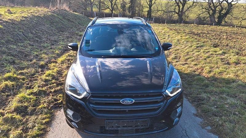 Gebraucht Ford Kuga ST-Line 150 PS (110 kW) 2019 Schwarz SUV