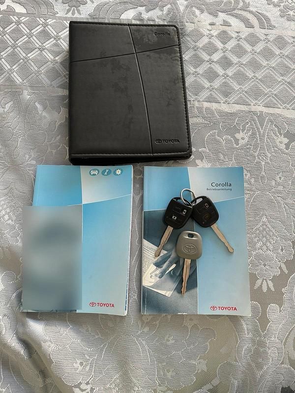 Gebraucht Toyota Corolla 97 PS (71 kW) 2002 Silber Limousine