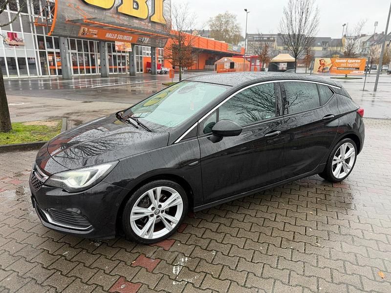 Schwarz Gebraucht 2017 Opel Astra OPC Limousine | 10.000 € (Fairer Preis) - Bild 1/4