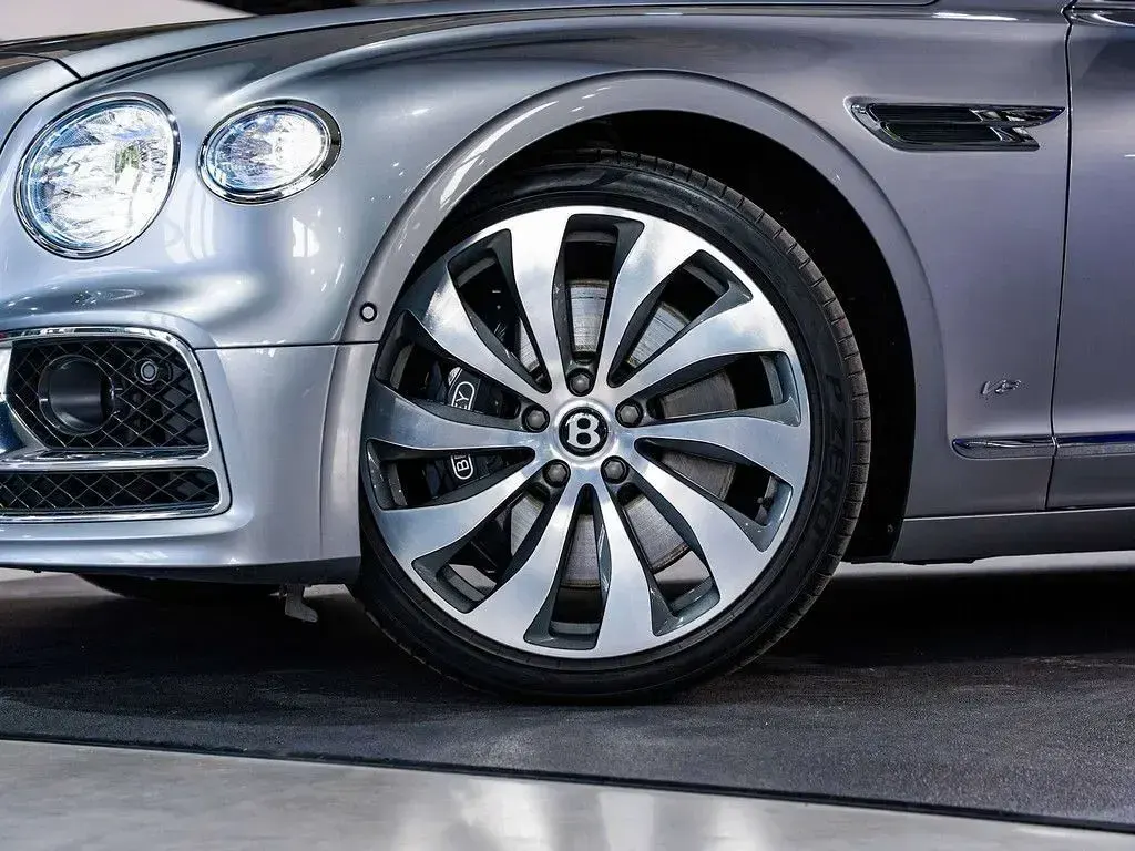 Gebraucht Bentley Flying Spur 549 PS (403 kW) 2022 Grau Limousine