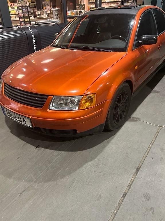 Orange Gebraucht 1997 VW Passat Highline Limousine | 1.400 € (Superpreis) - Bild 1/4