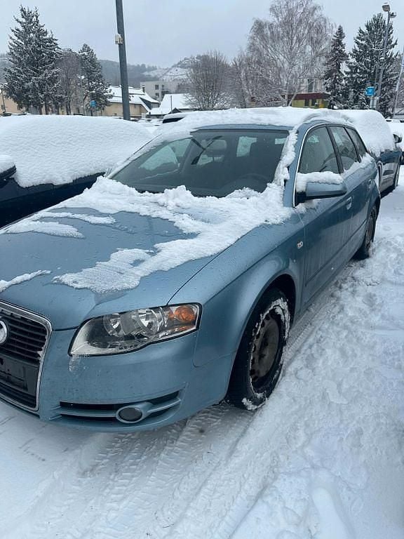 Grau Gebraucht 2005 Audi A3 Limousine | 1.000 € (Guter Preis) - Bild 1/4