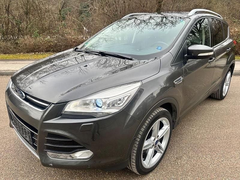 Gebraucht Ford Kuga Titanium 179 PS (131 kW) 2016 Magnetic SUV