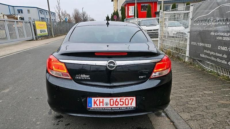 Gebraucht Opel Insignia 160 PS (117 kW) 2012 Schwarz Limousine