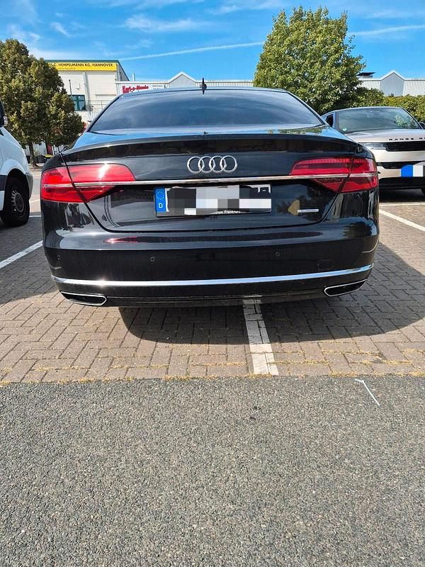 Schwarz Gebraucht 2014 Audi A8 Limousine | 27.700 € - Bild 1/4