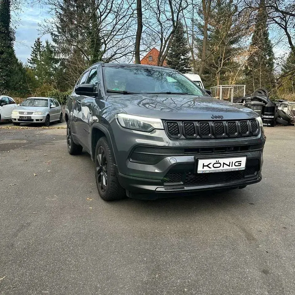 Gebraucht Jeep Compass Night Eagle 131 PS (96 kW) 2023 Grigio moda (graphite grey met SUV