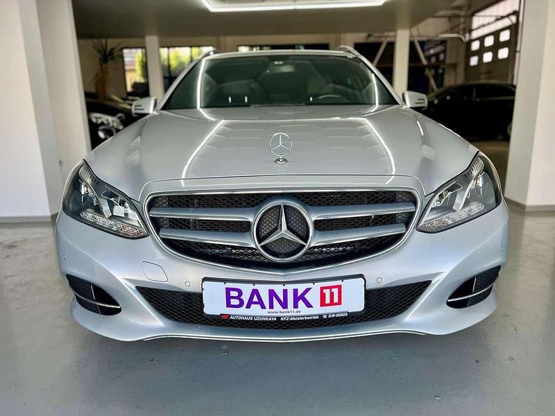 Gebraucht Mercedes E200 184 PS (135 kW) 2015 Iridiumsilber  metalliclack Kombi