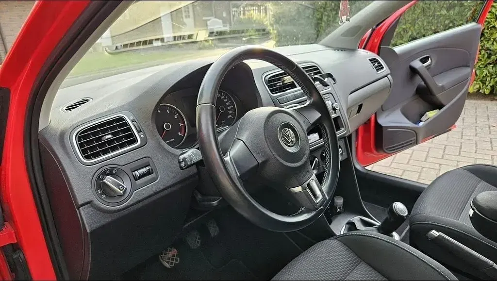 Gebraucht VW Polo Team 70 PS (51 kW) 2011 Rot Kleinwagen
