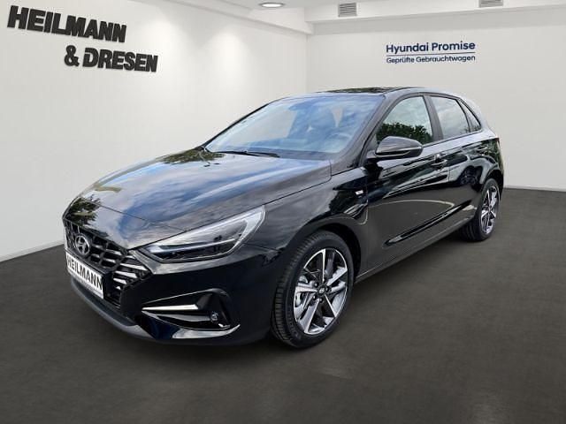 Abyss black Neu 2025 Hyundai i30 Advantage Limousine | 24.950 € (Guter Preis) - Bild 1/4