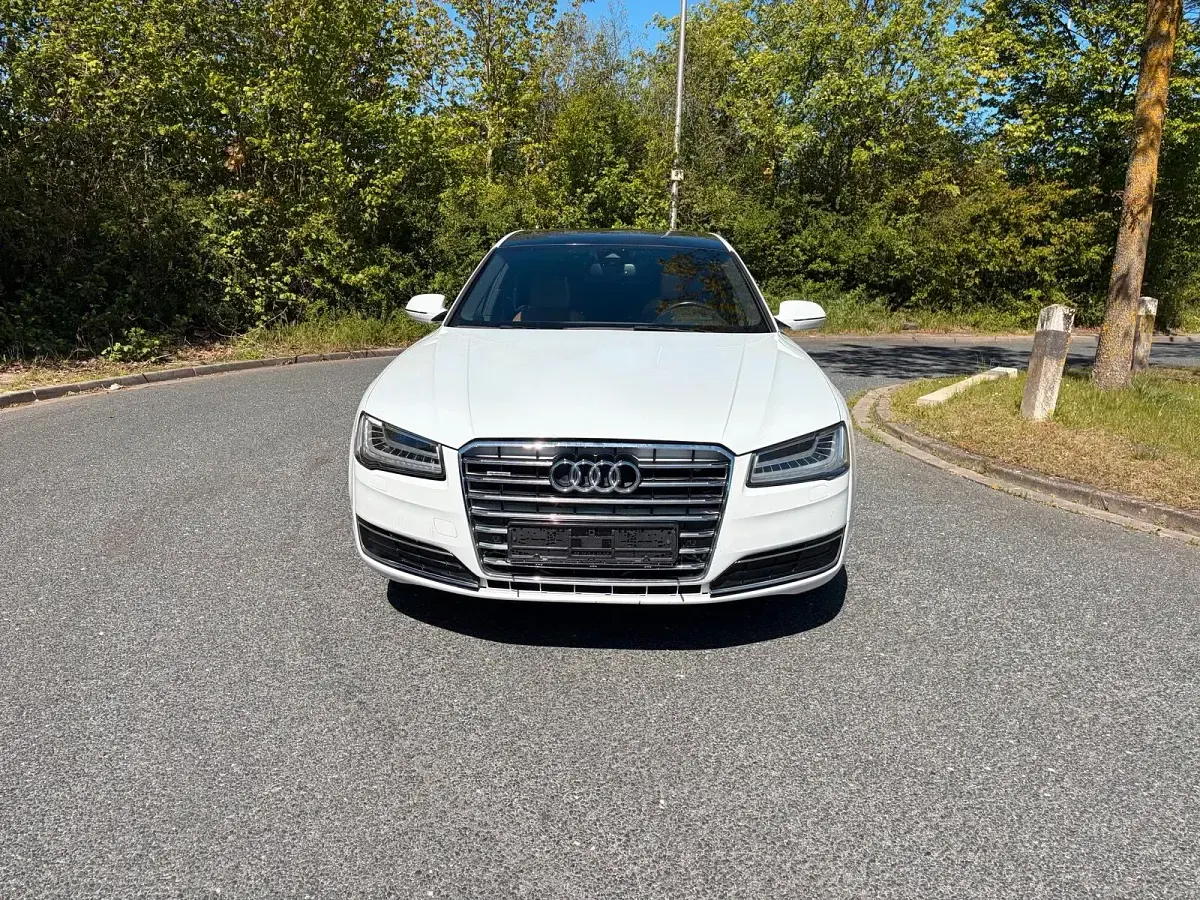 Gebraucht Audi A8L 333 PS (244 kW) 2015 Weiß Limousine