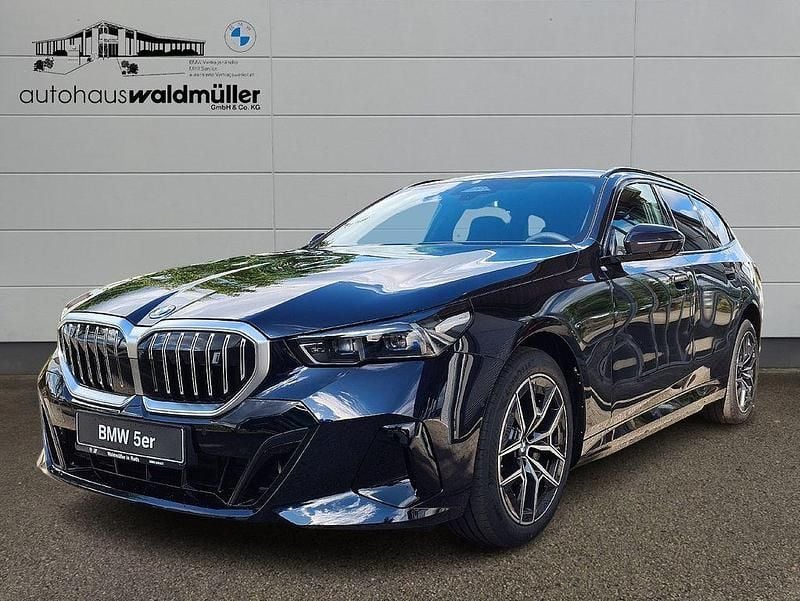 Schwarz Neu 2025 BMW i5 M Sport Limousine | 65.084 € (Guter Preis) - Bild 1/4