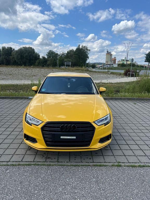 Gelb Gebraucht 2018 Audi A3 Sport Limousine | 14.900 € (Fairer Preis) - Bild 1/4