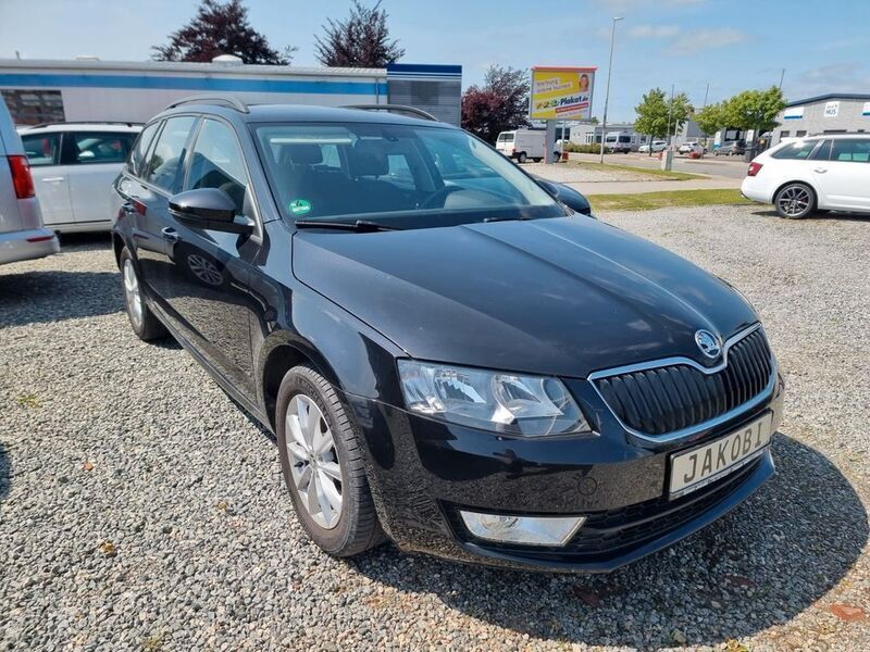 Schwarz Gebraucht 2016 Skoda Octavia Style Kombi | 15.490 € (Etwas zu teuer) - Bild 1/4