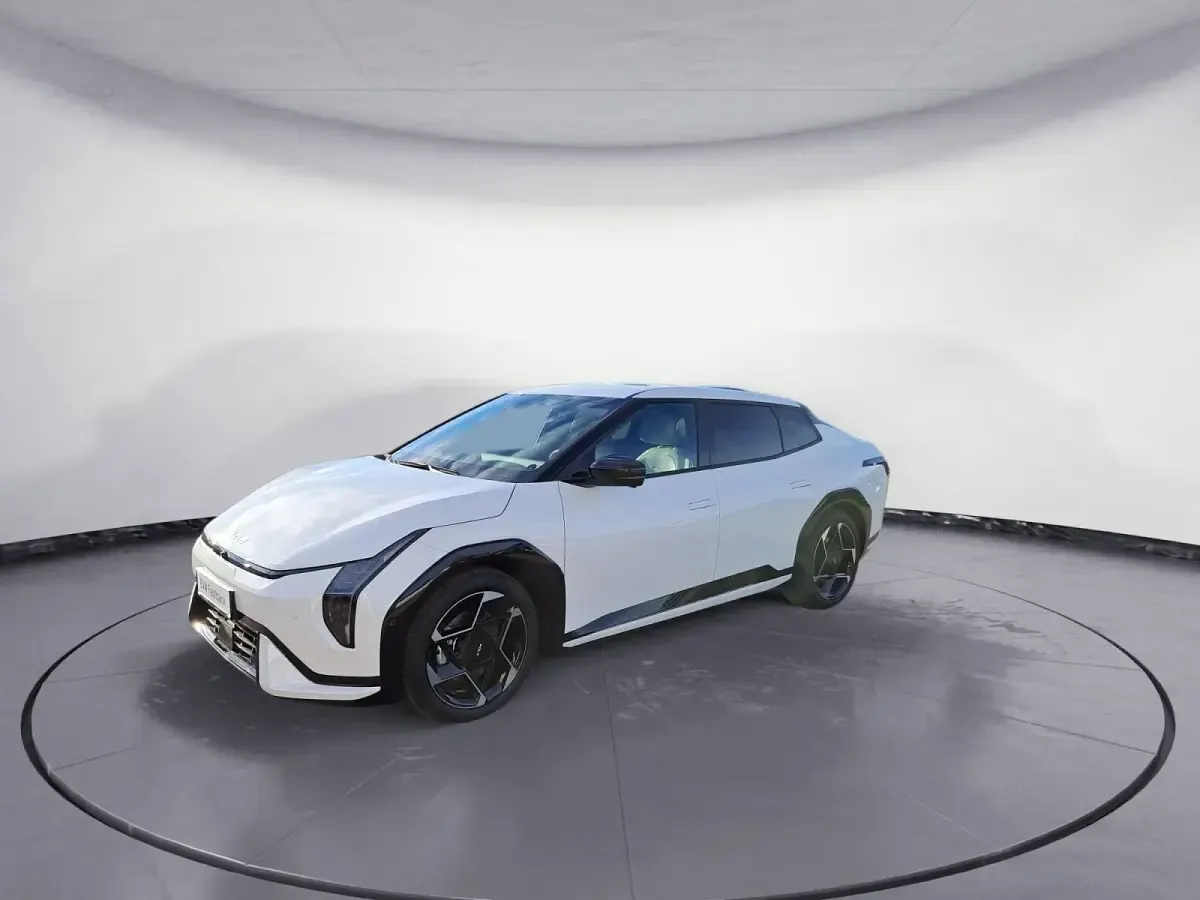 Neu Kia EV4 GT-Line 150 kW (204 PS) 2025 Weiß Kleinwagen