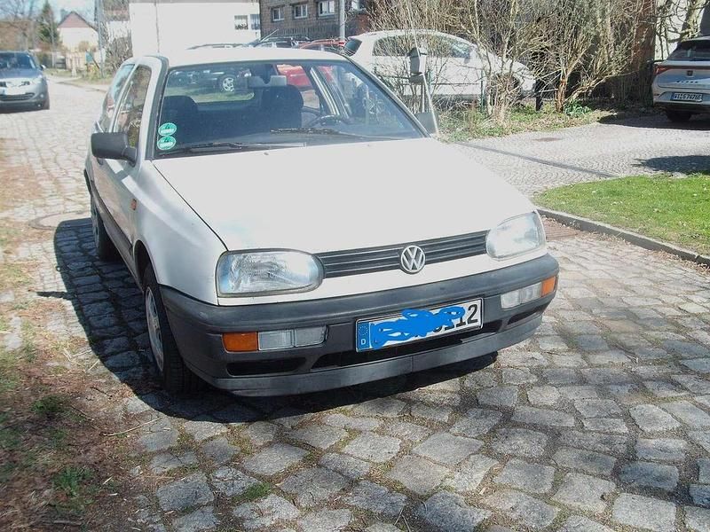 Weiß Gebraucht 1992 VW Golf III Limousine | 1.050 € - Bild 1/4