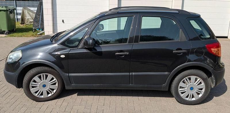 Schwarz Gebraucht 2008 Fiat Sedici SUV | 3.200 € (Fairer Preis) - Bild 1/4