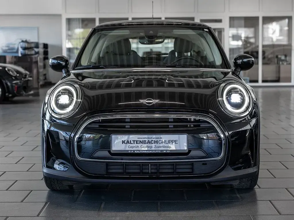 Gebraucht Mini Cooper Classic 136 PS (100 kW) 2022 Schwarz Kleinwagen