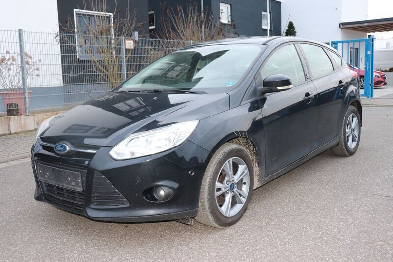 Schwarz Gebraucht 2013 Ford Focus Champions Edition Kombi | 3.490 € (Superpreis) - Bild 1/4