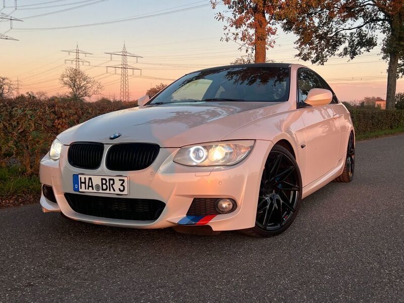 Weiß Gebraucht 2011 BMW 330 M Sport Coupé | 15.499 € (Teuer) - Bild 1/4