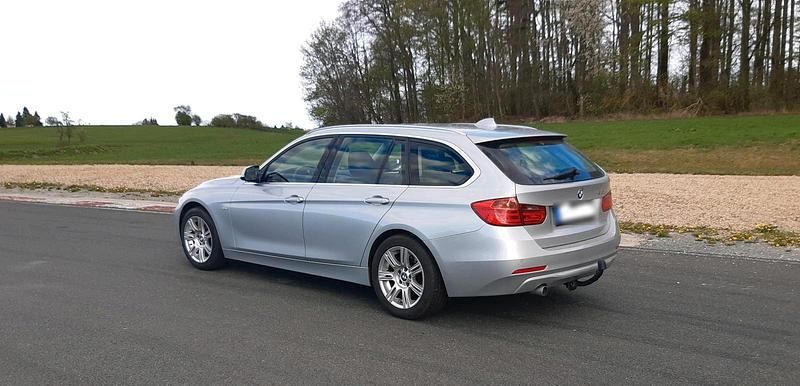 Gebraucht BMW 318 Performance 143 PS (105 kW) 2013 Silber Kombi