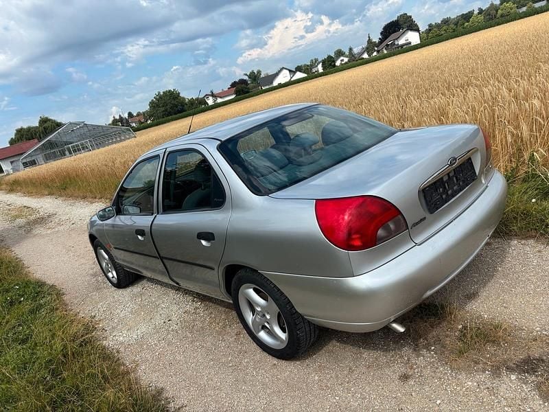 Silber Gebraucht 1998 Ford Mondeo Limousine | 890 € - Bild 1/4