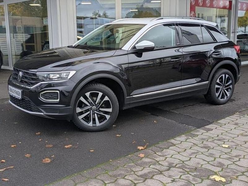 Schwarz, deep black Gebraucht 2020 VW T-Roc SUV | 20.750 € (Fairer Preis) - Bild 1/4