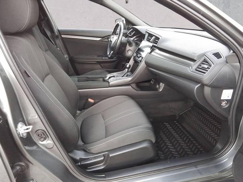 Gebraucht Honda Civic Elegance 129 PS (94 kW) 2018 Silber Limousine