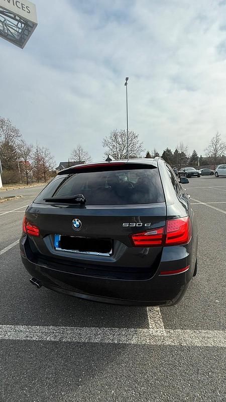 Gebraucht BMW 530 Shadowline 245 PS (180 kW) 2010 Grau Kombi