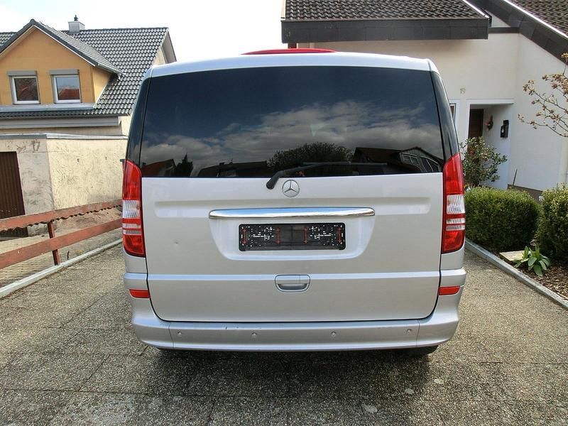 Gebraucht Mercedes Viano Edition 163 PS (119 kW) 2011 Silber Van / Kleinbus