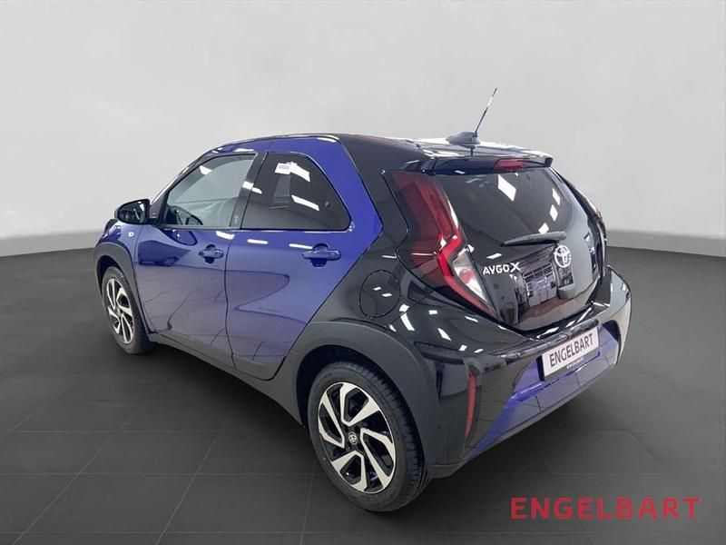 Gebraucht Toyota Aygo X Team 72 PS (52 kW) 2024 Juniper blue metallic, dach m SUV