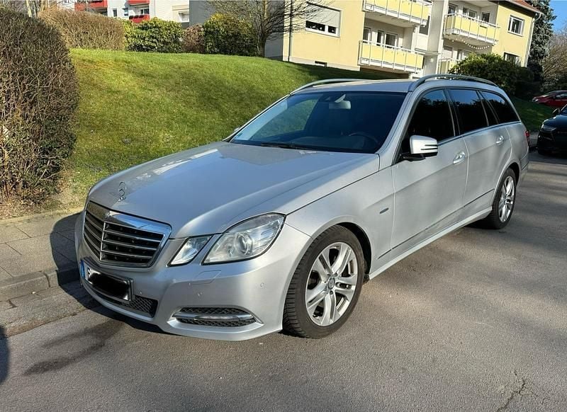 Gebraucht Mercedes E220 Avantgarde 170 PS (125 kW) 2011 Silber Kombi