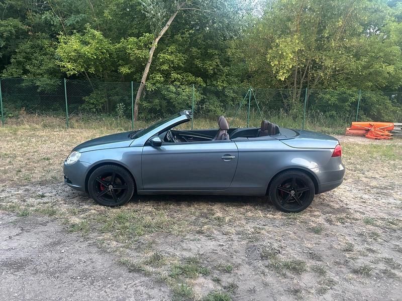 Gebraucht VW Eos 122 PS (89 kW) 2009 Grau Cabrio
