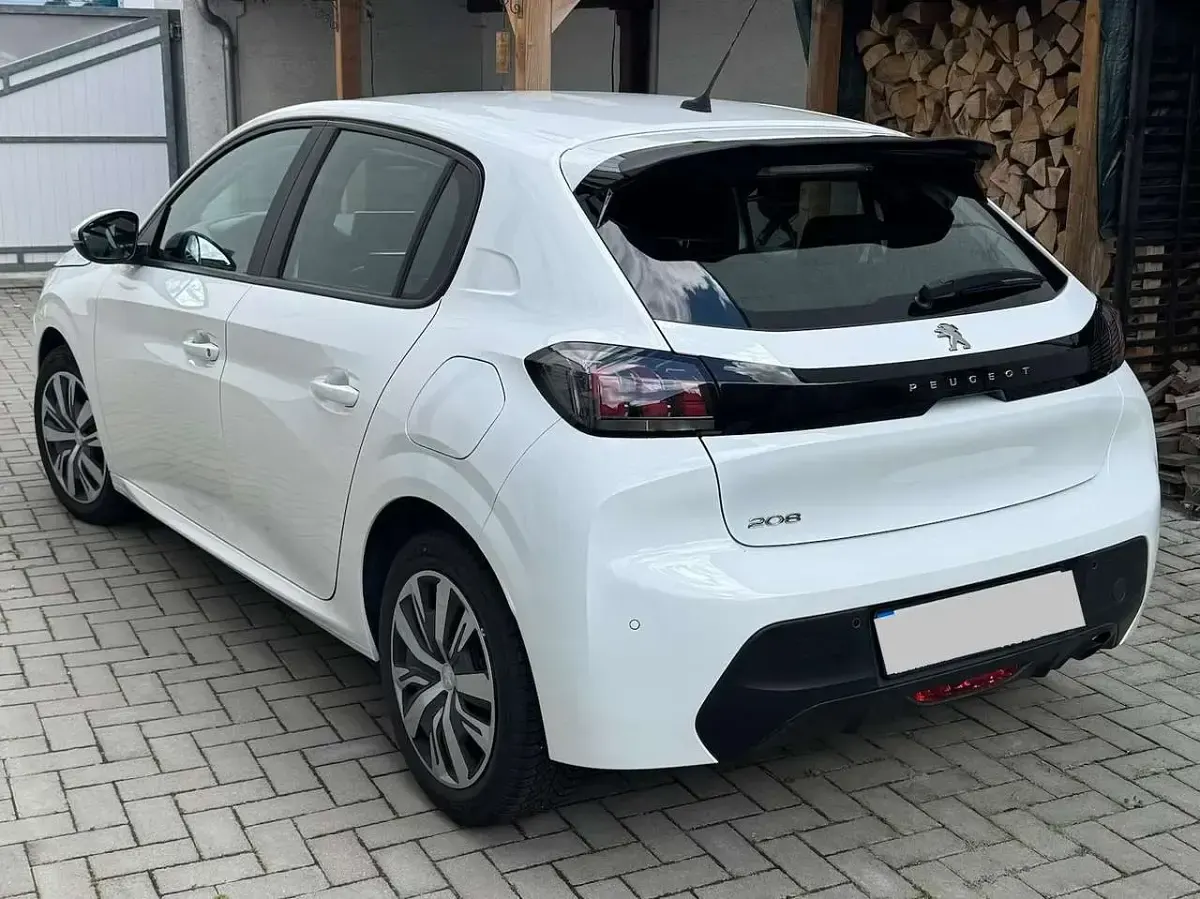 Gebraucht Peugeot 208 Active 101 PS (74 kW) 2020 Weiß Kleinwagen