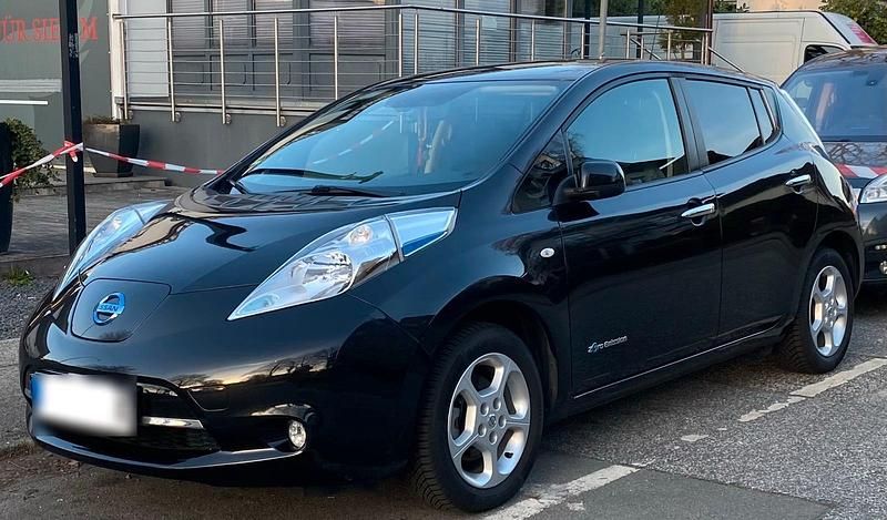 Gebraucht Nissan Leaf 80 kW (109 PS) 2018 Schwarz Kleinwagen