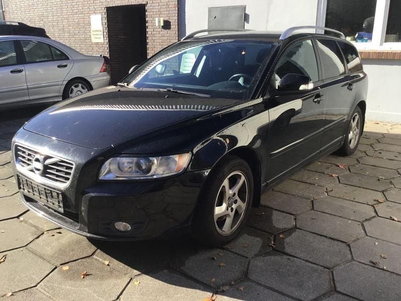 Schwarz Gebraucht 2012 Volvo V50 Business Edition Kombi | 2.700 € (Guter Preis) - Bild 1/4